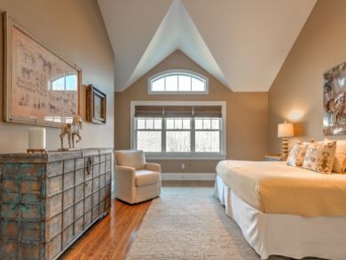 Posh Five Bedrooms Residence in The Hamptons Posh Five Bedrooms Residence in The Hamptons
